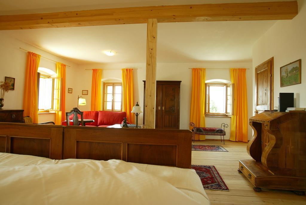 Schloss Kapfenstein Hotel Habitación foto